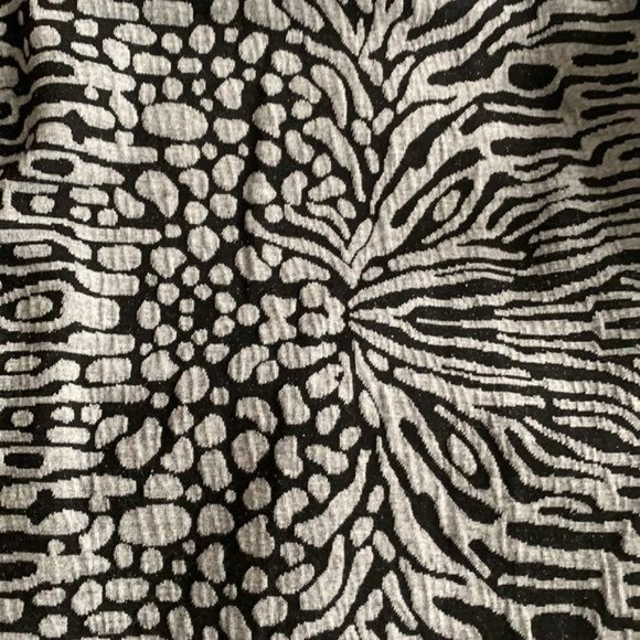 Black And Gray Animal Print Top - Picture 5 of 6
